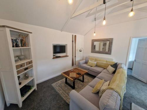 TV/trung tâm giải trí tại Trenant Cottage