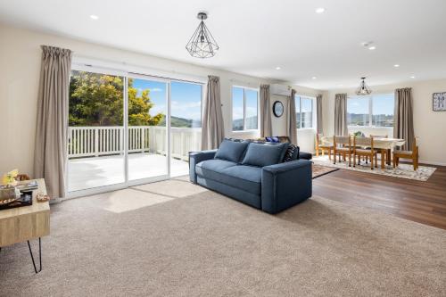 Χώρος καθιστικού στο Stunning view, privacy, close to ferry & brand-new