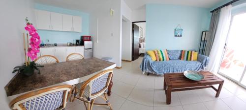 Küche/Küchenzeile in der Unterkunft Selva Boutique Hotel - Luquillo Oceanfront Retreat - Adults Only