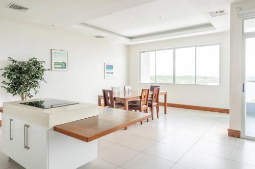 El RobleにあるPenthouse Puerto Azulのギャラリーの写真
