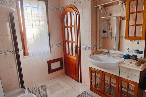 Ένα μπάνιο στο Flowers House Appartamento a Quartu S Elena