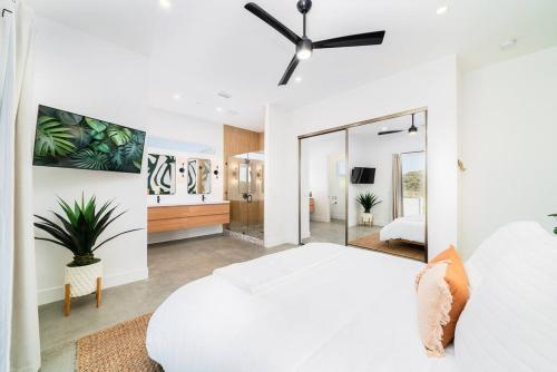 Postel nebo postele na pokoji v ubytování Vista Valley Hideaway