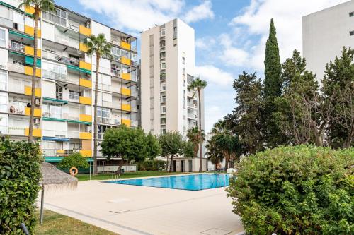 Bonanza DELUXE - Easy walk to beach, Benalmádena Marina and shops