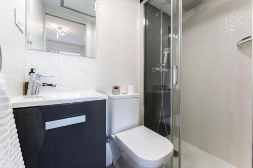 Bonanza DELUXE - Easy walk to beach, Benalmádena Marina and shops