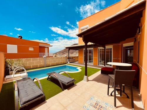 Sunny Island Villa N 6 in Los Cristianos, Tenerife