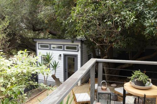 Μπαλκόνι ή βεράντα στο Zen Birds Nest of Topanga Boho Chic with Epic Deck