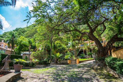 Gallery image of Casa Galeana- Tropical 1-BD 1-WC Mountain Top Luxury Suite with Stunning Views in Ajijic