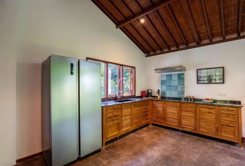 Η κουζίνα ή μικρή κουζίνα στο Ananda Villas Bali
