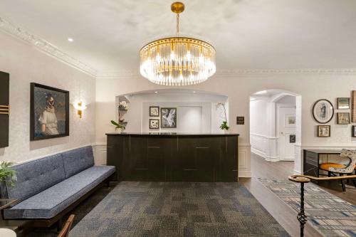 Best Western Plus Hawthorne Terrace Hotel Image