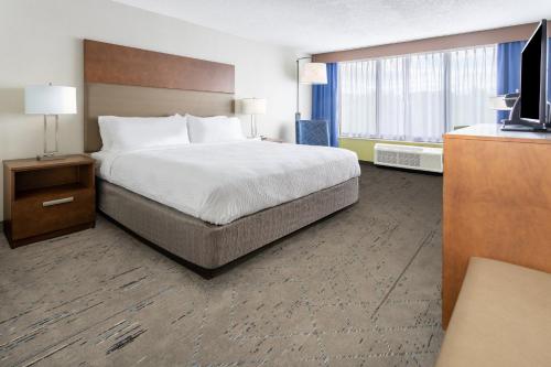 Voodi või voodid majutusasutuse Holiday Inn Express & Suites Ft. Washington - Philadelphia by IHG toas
