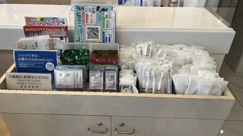 a shelf filled with lots of different types ofaments at Toyoko Inn Tozai-sen Kiba-eki in Tokyo