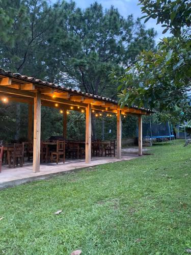 Gallery image of Laguna Lodge El Zarzal in Valle de Ángeles
