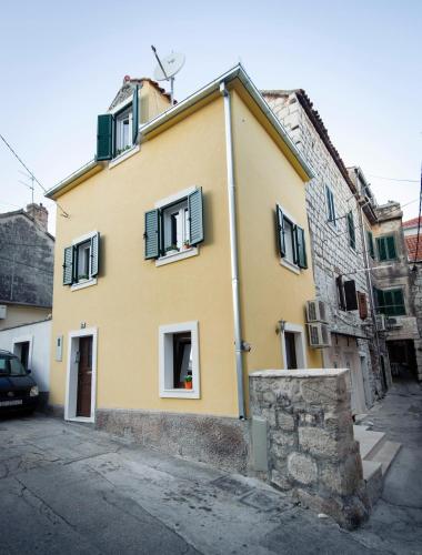 La Perla Luxury Apartments