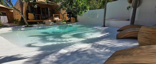 Πισίνα στο ή κοντά στο Hôtel Les sables blancs - ADULTS ONLY - Gili Air