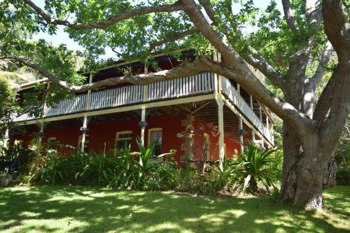 Taman di luar Arakoon House 1 - Bring your own linen