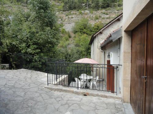 Το κτήριο όπου στεγάζεται  η παραθεριστική κατοικία