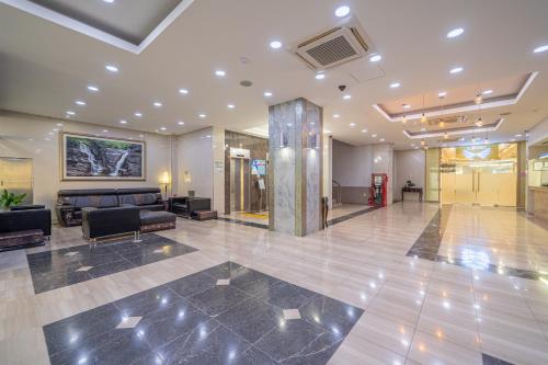 an office lobby with a lobby at Donghae Gloria Hotel in Donghae