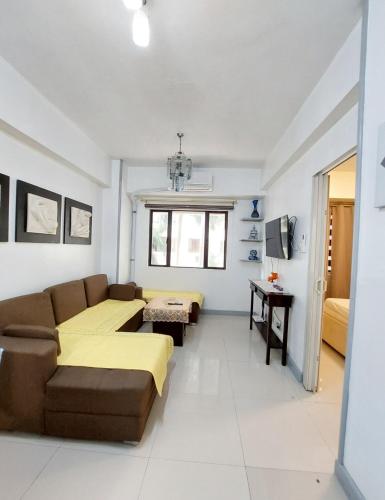 Χώρος καθιστικού στο 1BR Condotel - Forbes Town Road near St Lukes BGC Taguig