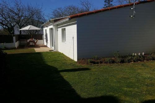 Gallery image of GITES DE SAUVETERRE Petit dejeuner compris in Les Sables-dʼOlonne