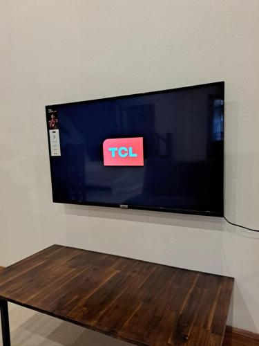 Televisyen dan/atau pusat hiburan di Villa Wat San