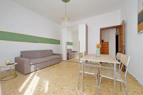 Golden Apartment