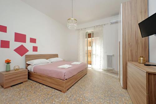Golden Apartment