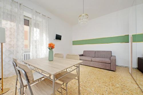 Golden Apartment
