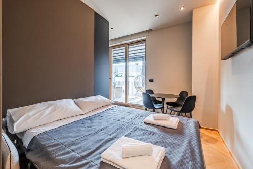 Terrazza con Jacuzzi e Vista Iconica sul Duomo