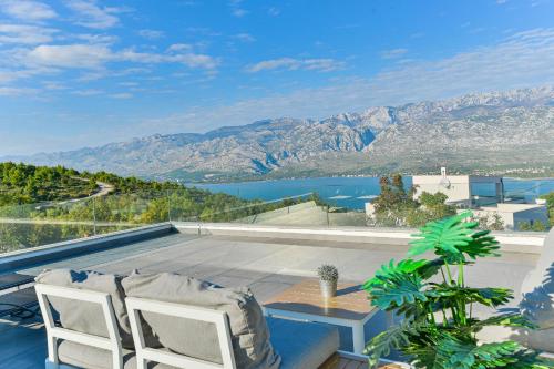 Villa Anna with pool, Zadar County