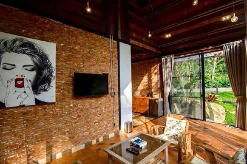 Ruang duduk di Voraman Hut