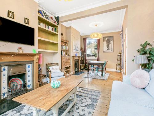 Fotografija u galeriji objekta Pass the Keys Snuggy home in the heart of Chiswick u Londonu