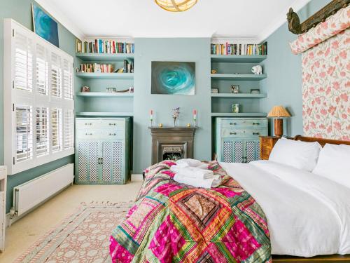 Fotografija u galeriji objekta Pass the Keys Snuggy home in the heart of Chiswick u Londonu