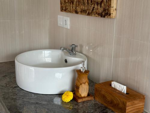Ένα μπάνιο στο Vila pondok damuh ubud