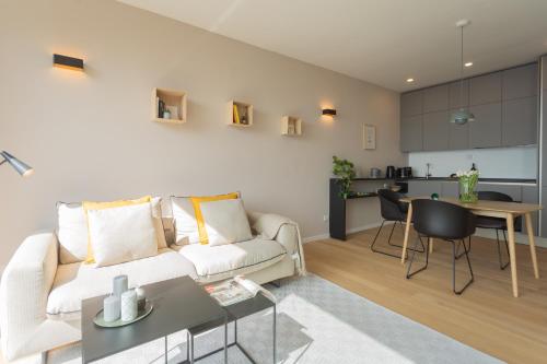 Residenza Maxim with pool by Rent All Como photo 3