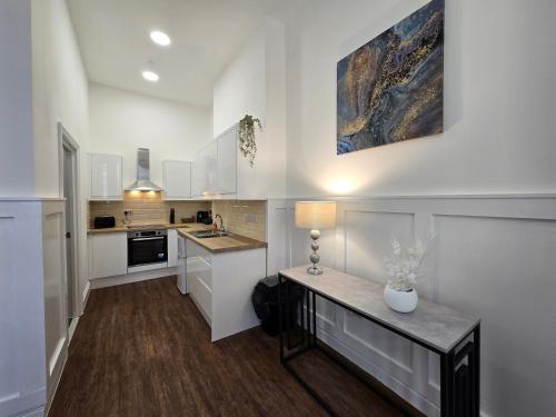 Two bedroom flat in Cardiff Bay with roof terrace photo 4