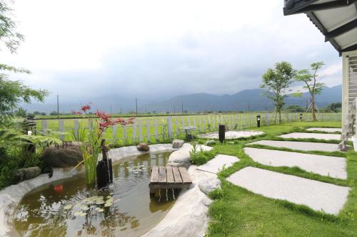 Pemandangan gunung umum atau pemandangan gunung yang diambil dari the country house