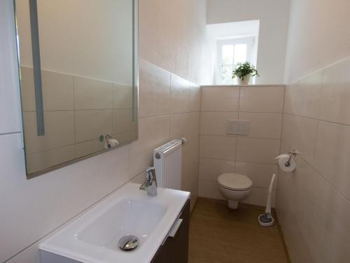 Bilik mandi di Ferienwohnung Dietsche Todtnau
