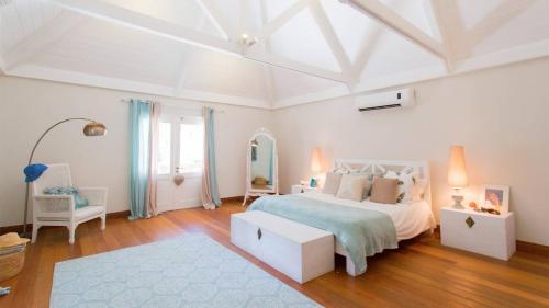 Ảnh trong thư viện ảnh của Magnificent Waterfront Villa ở Vosburg