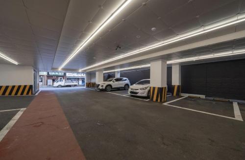 SeosanにあるSeosan Hound Hotelの駐車場(2台分)