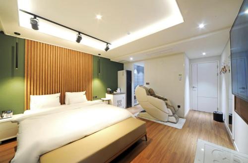 Seosan Hound Hotelにあるベッド