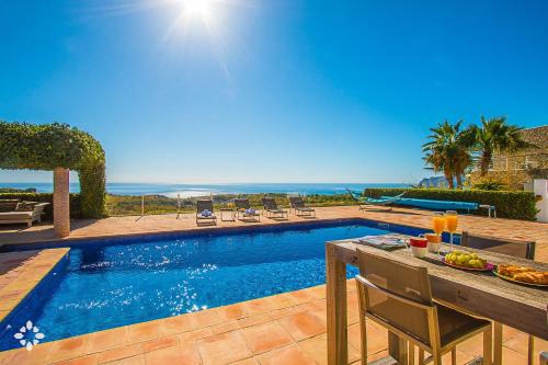 Fotografia z galérie ubytovania Villa Gaviota Blanca by Abahana Luxe v destinácii Benissa