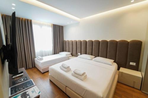 2 Steps from city center apt 3 2