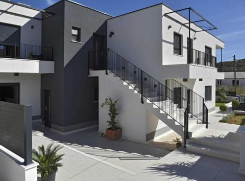 Luxury Slatine Apartments with Terrace and Garden