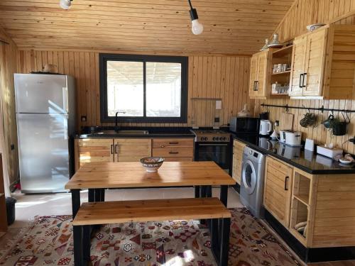 Kuchyň nebo kuchyňský kout v ubytování Scandinavian Chalet in the Atlas Mountains - Ifrane
