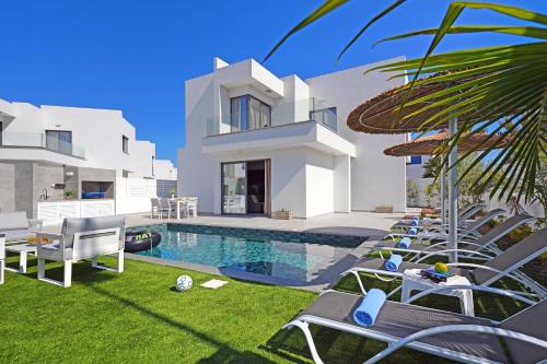 Villa Clio - 3bed All En-suite with Private Pool