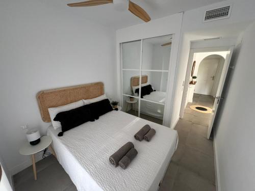 Surf Apartment - Wifi - Parking - Swimming Pool - Patio - Garden