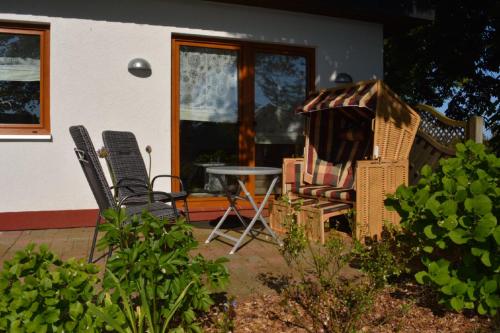 Ferienwohnung Kastanienhofにある庭