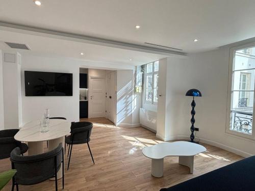 Renovated Apartment near Tuileries and Concorde