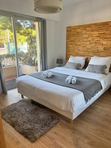 Photo de la galerie de l'établissement Elégant T3 avec Jardin Privatif à 5 min des plages, à Antibes