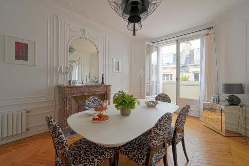 Luxury apartment at Auteuil